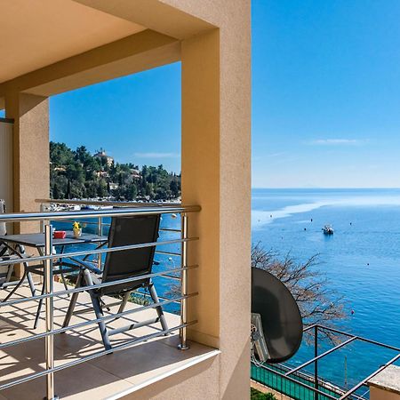 Studio Apartment Above Promenade W Terrace & Parking Rabac Bagian luar foto