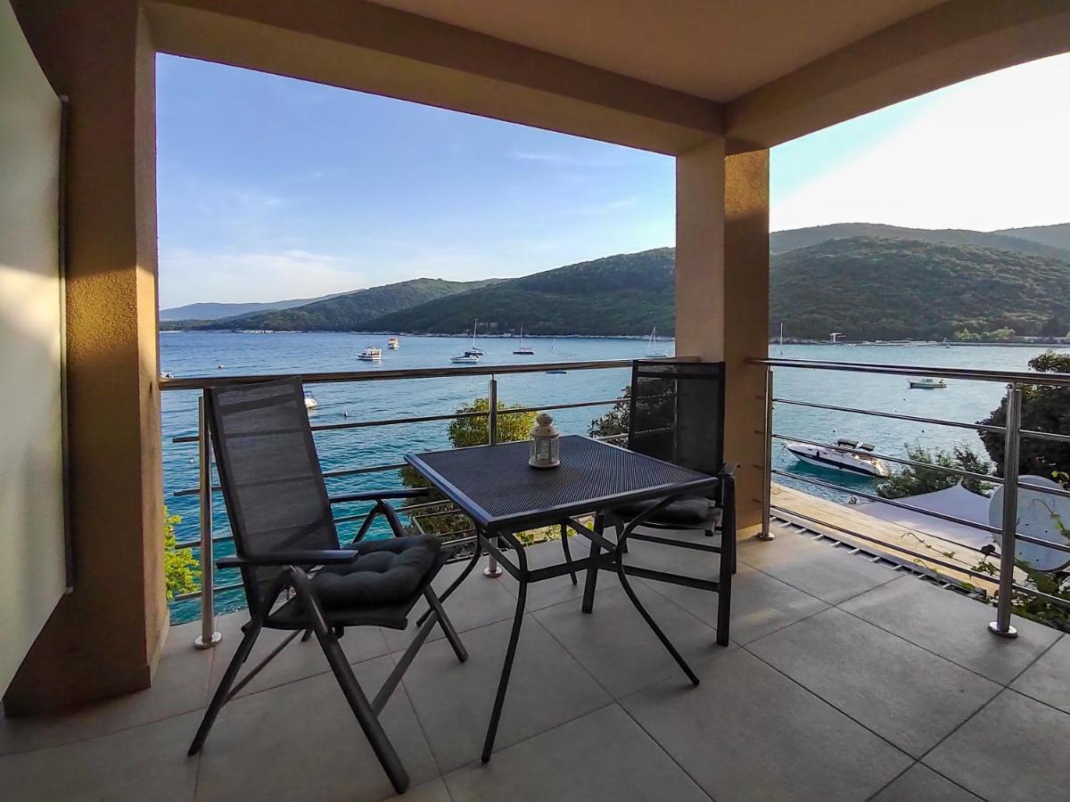 Studio Apartment Above Promenade W Terrace & Parking Rabac Bagian luar foto