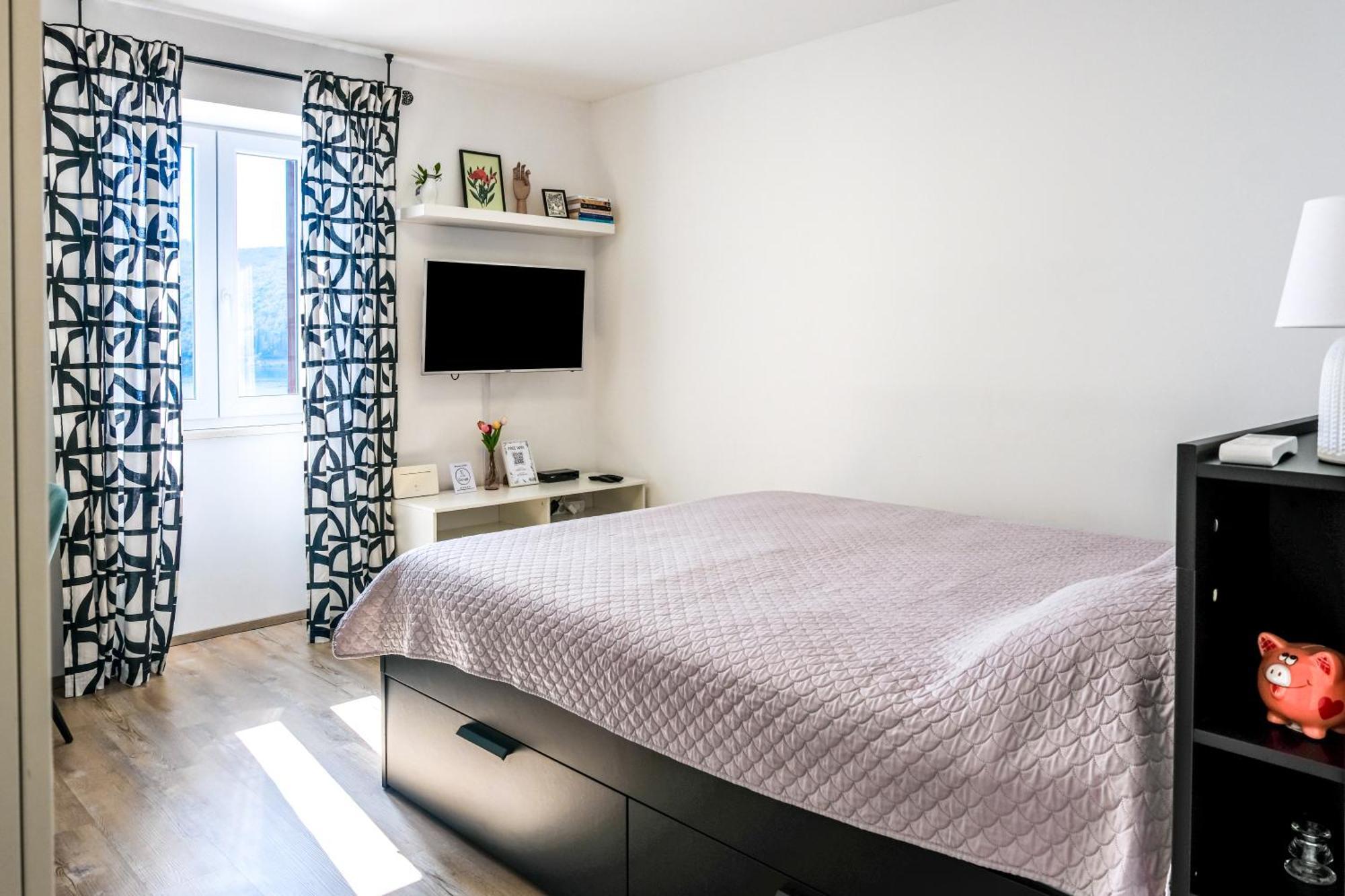 Studio Apartment Above Promenade W Terrace & Parking Rabac Bagian luar foto