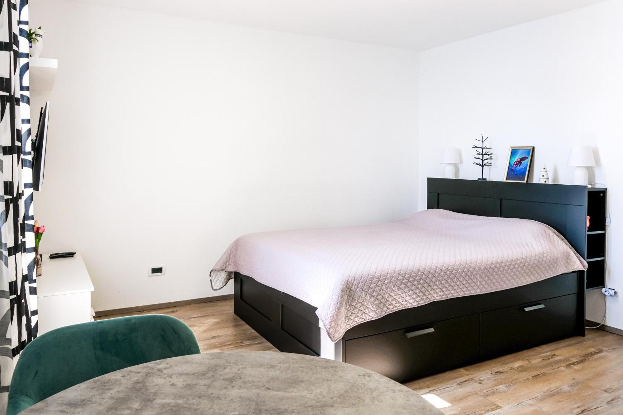 Studio Apartment Above Promenade W Terrace & Parking Rabac Bagian luar foto
